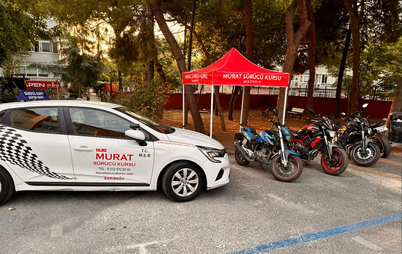Murat Sürücü Kursu eğitim aracı ve motosikletleri