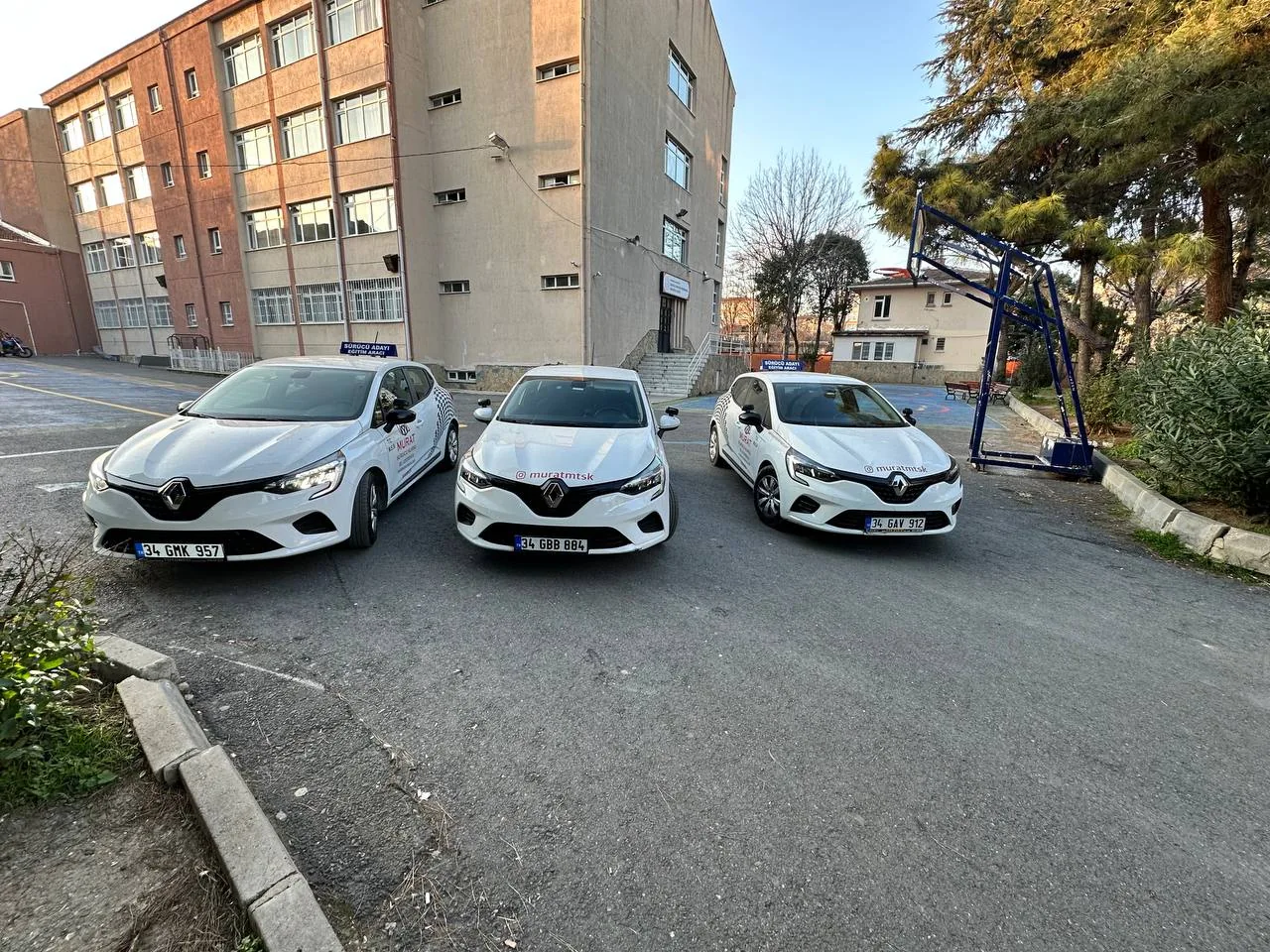Murat Sürücü Kursu eğitim araçları